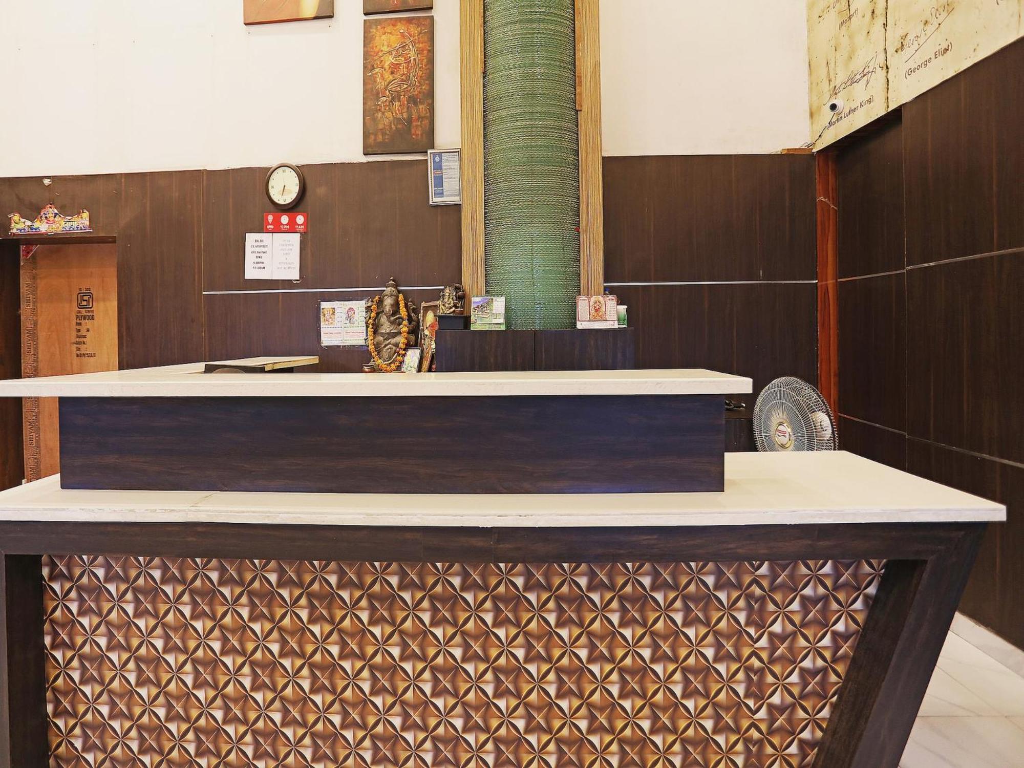 Fabhotel Ronald Inn Faridabad Exterior foto