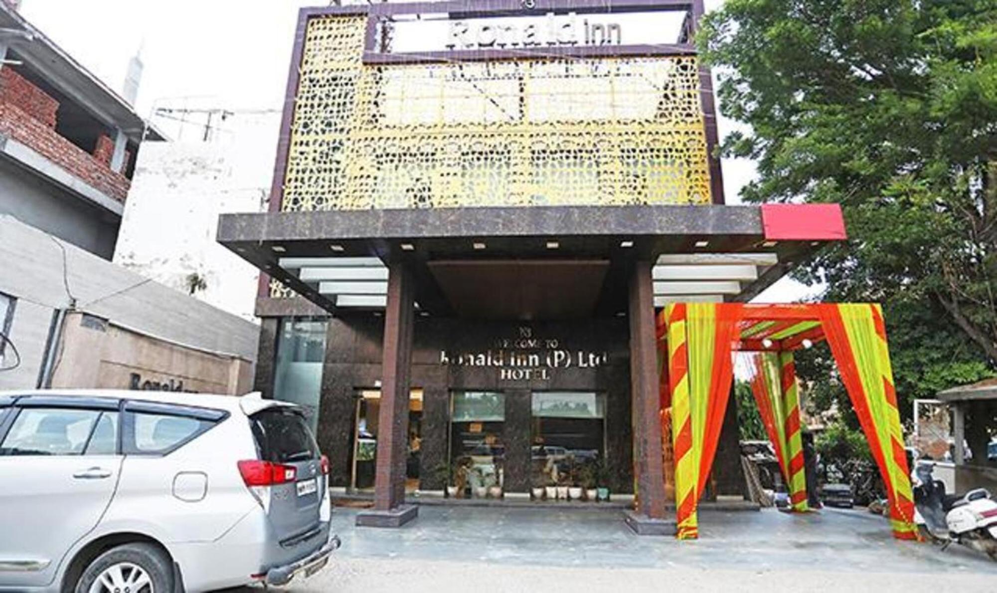 Fabhotel Ronald Inn Faridabad Exterior foto