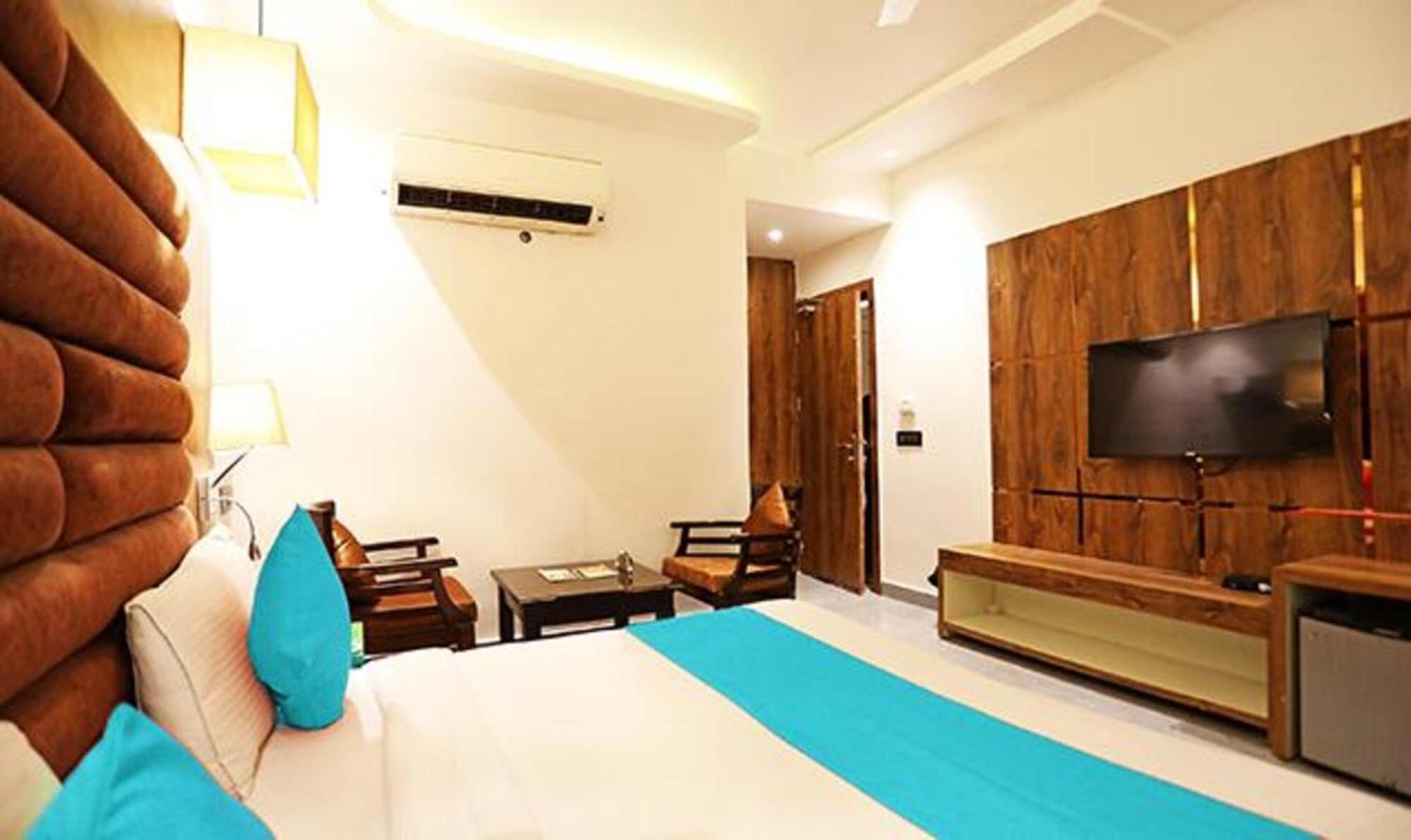 Fabhotel Ronald Inn Faridabad Exterior foto